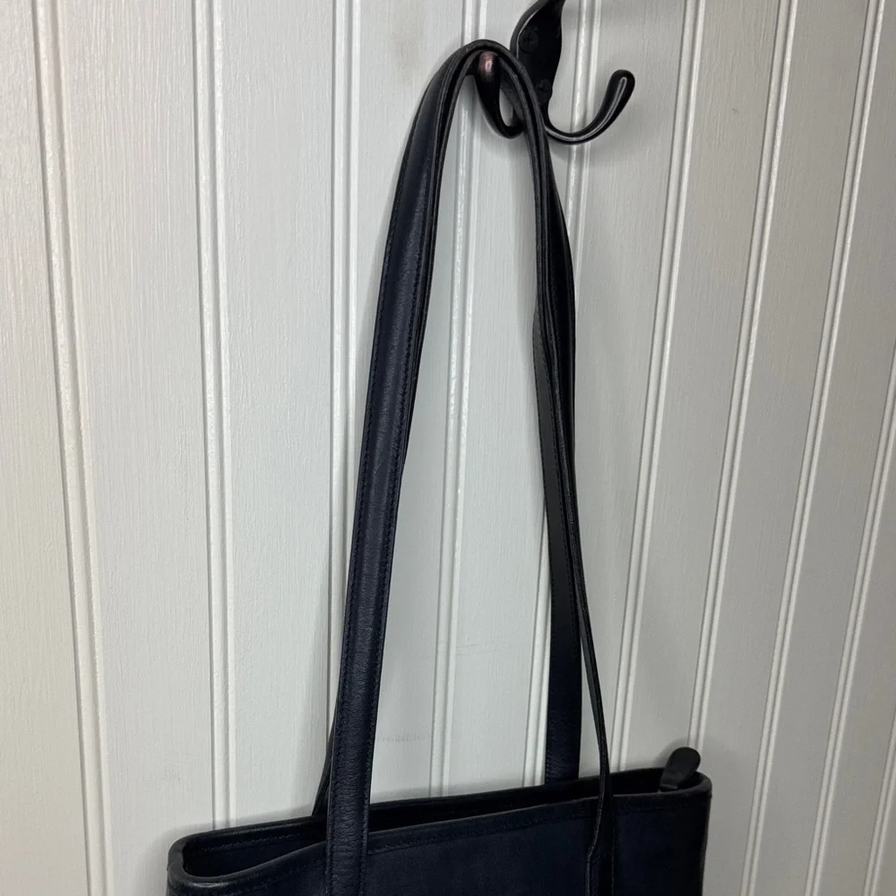 COACH Vintage Leather Legacy Lunch Tote Shopper 9077‎ Two Strap Shoulder Bag